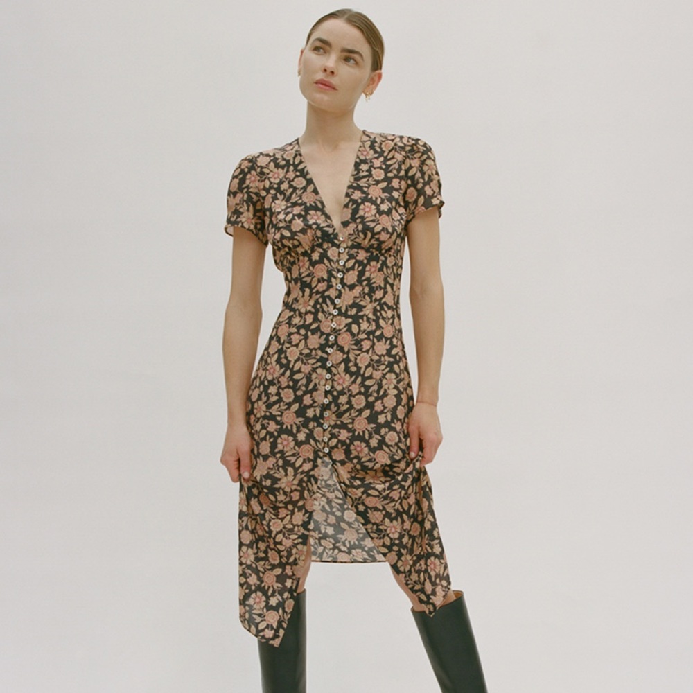 RÉALISATION PAR The Monica Dress